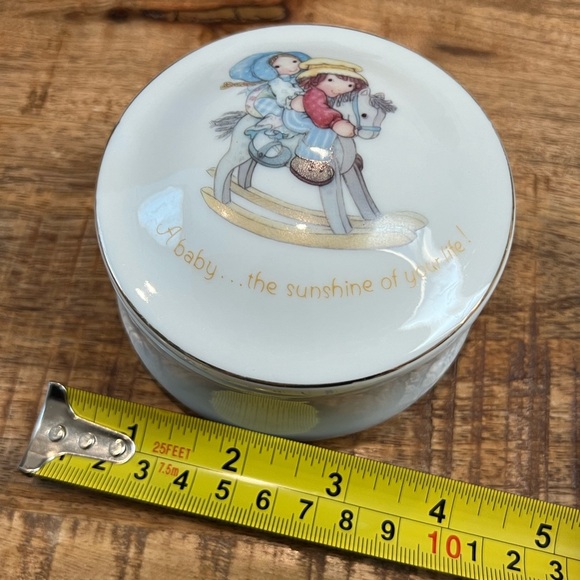 Little Blessings Genuine Porcelain Round Trinket Box. Made in Japan Circa 1980 - Picture 13 of 15